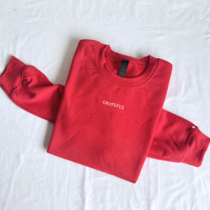 Grateful (Small Caps) – Unisex Fleece Pullover