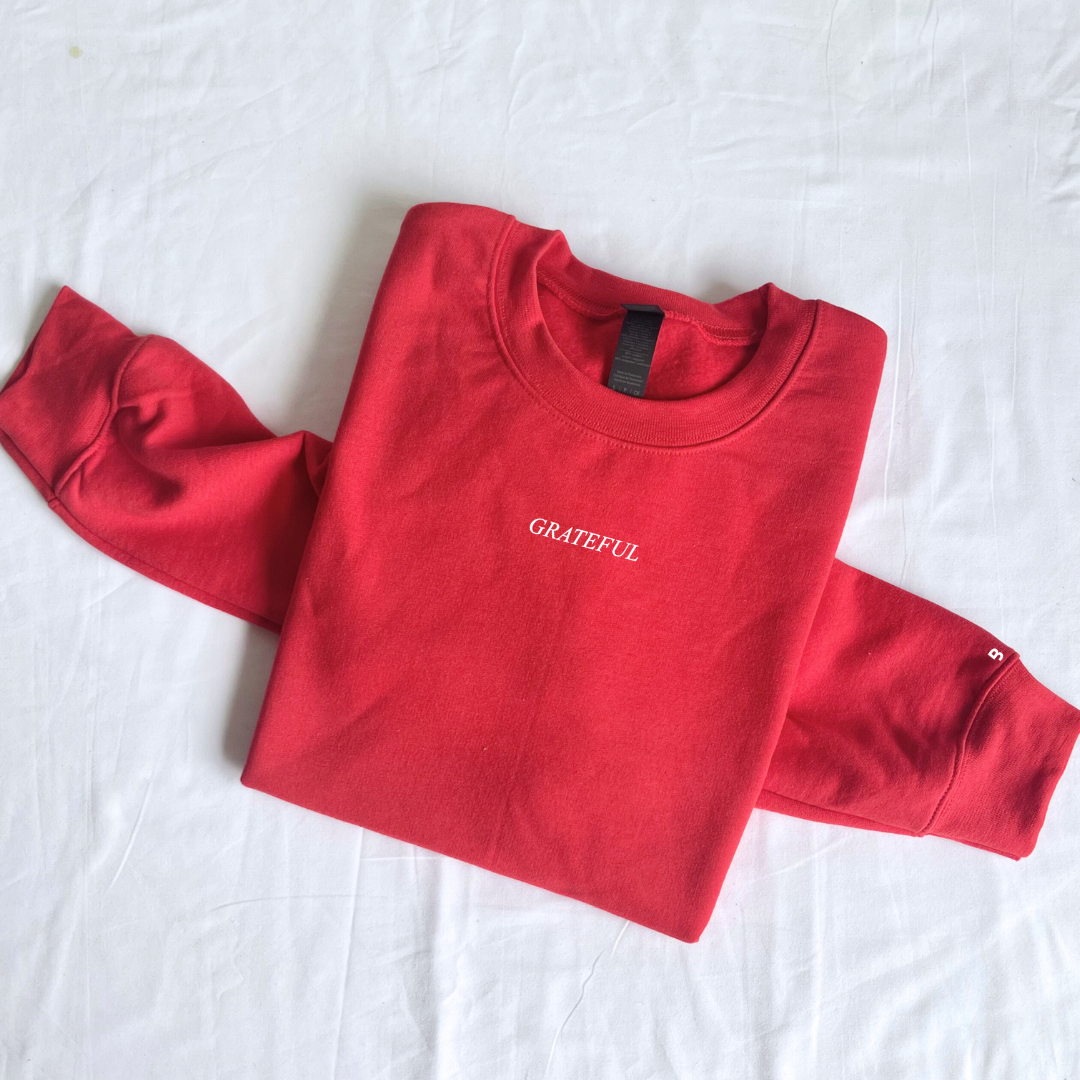 Grateful (Small Caps) - Unisex Fleece Pullover
