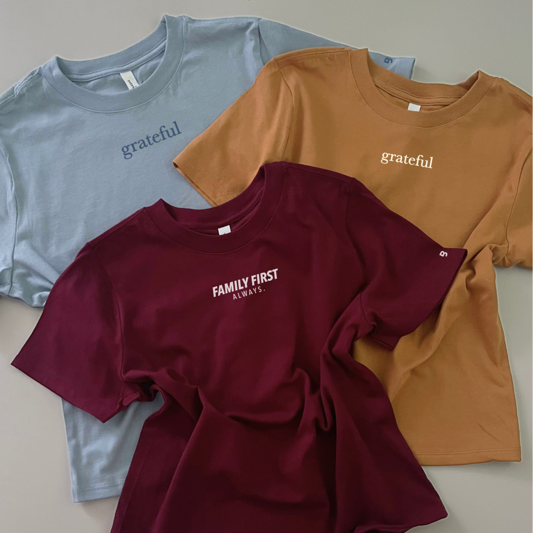 Grateful (Small Caps) - Women's Classic Tee - Image 4