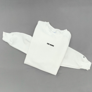 Girl Mama (Small Caps) – Unisex Fleece Pullover