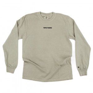 Triplet Mama (Small Caps) – Long Sleeve Comfort Colors® Tee