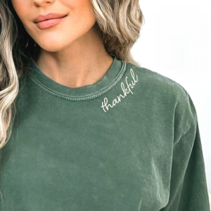 Thankful (Neckline) – Unisex Comfort Colors® Tee